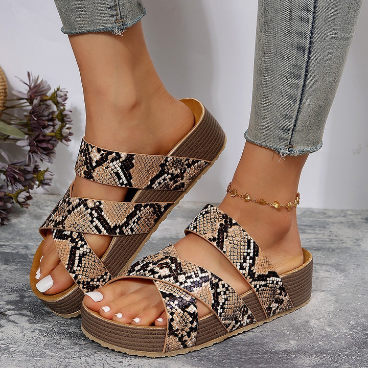 Comfortable and stylish boots for ladies with braided strap Lune London