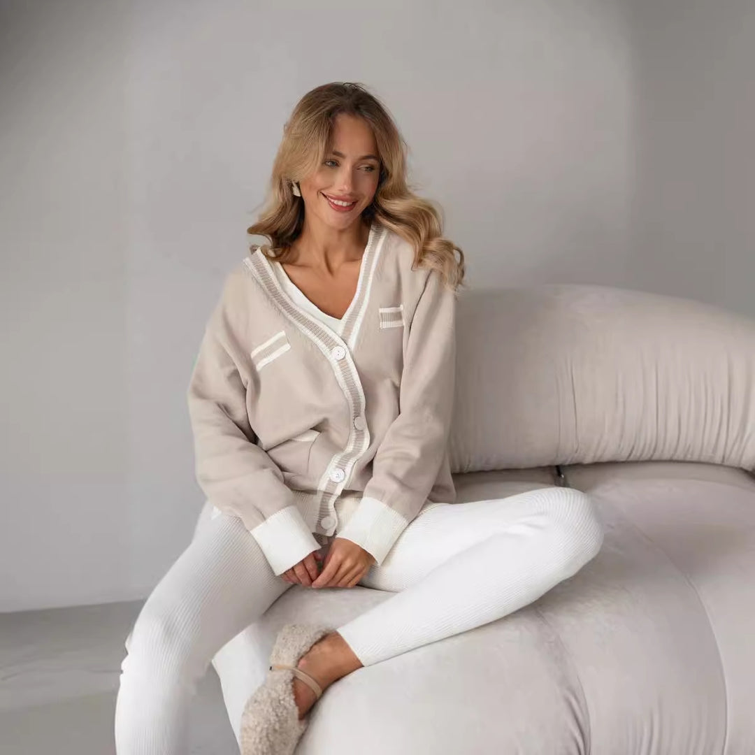 Comfortable sweater for women with contrasting details Lune London