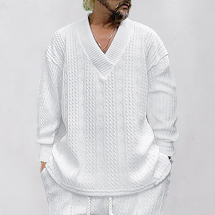 Chunky knit pullover for men with V-neck and relaxed fit Lune London