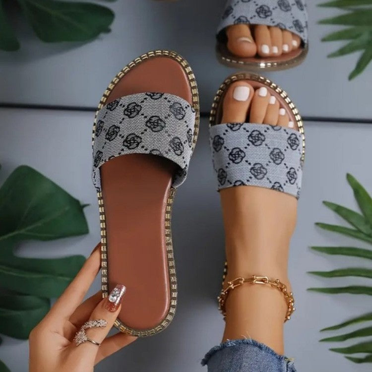 Stylish women-casual-slidesandals Lune London