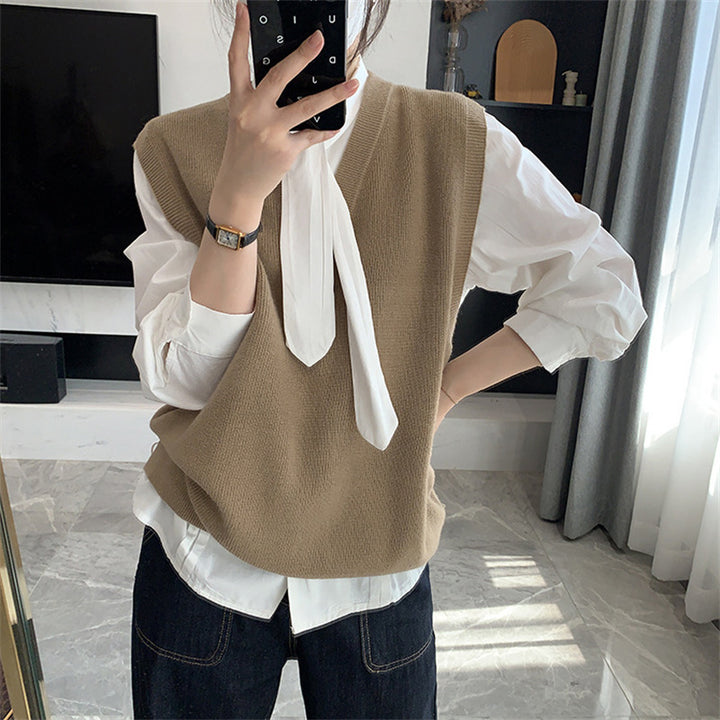 Gilet en tricot tendance pour femmes avec décolleté en V et boutons décoratifs Chic & Stil