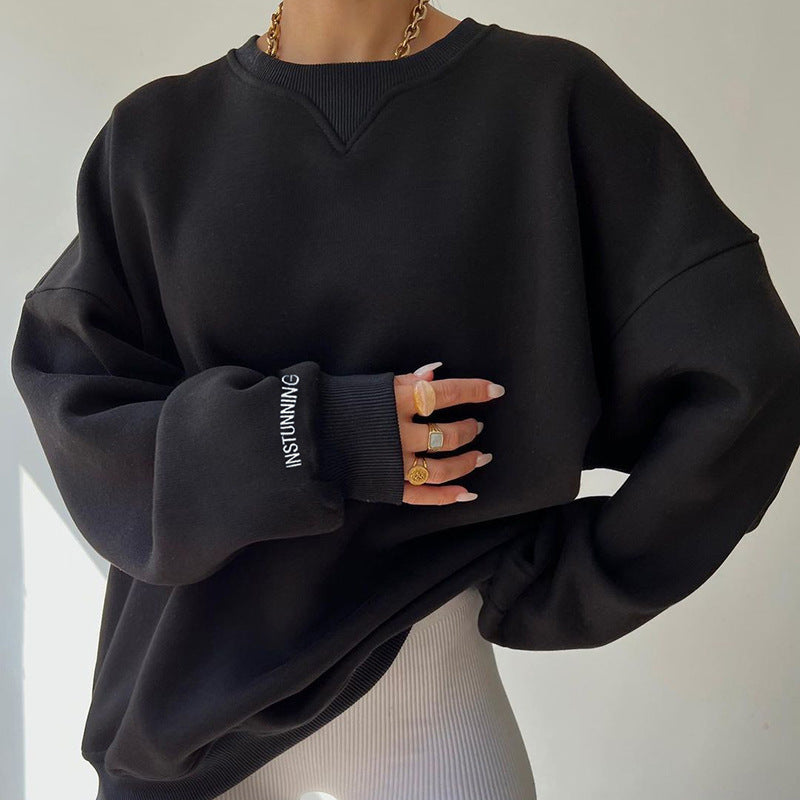 Casual oversized sweatshirt for women with raglan sleeves and special detailed seams Lune London