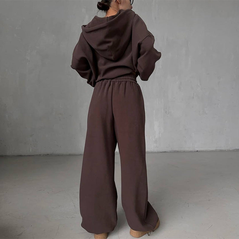 Women's oversized loungewear set with cropped hoodie and wide pants Lune London