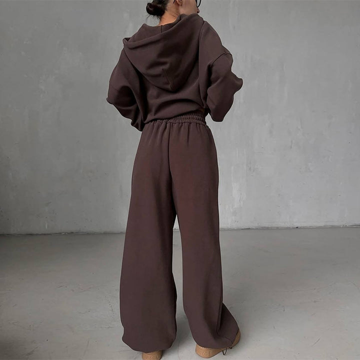 Women's oversized loungewear set with cropped hoodie and wide pants Lune London