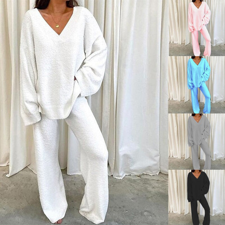 Ladies comfortable V-neck knitted jumpsuit with wide leg Lune London