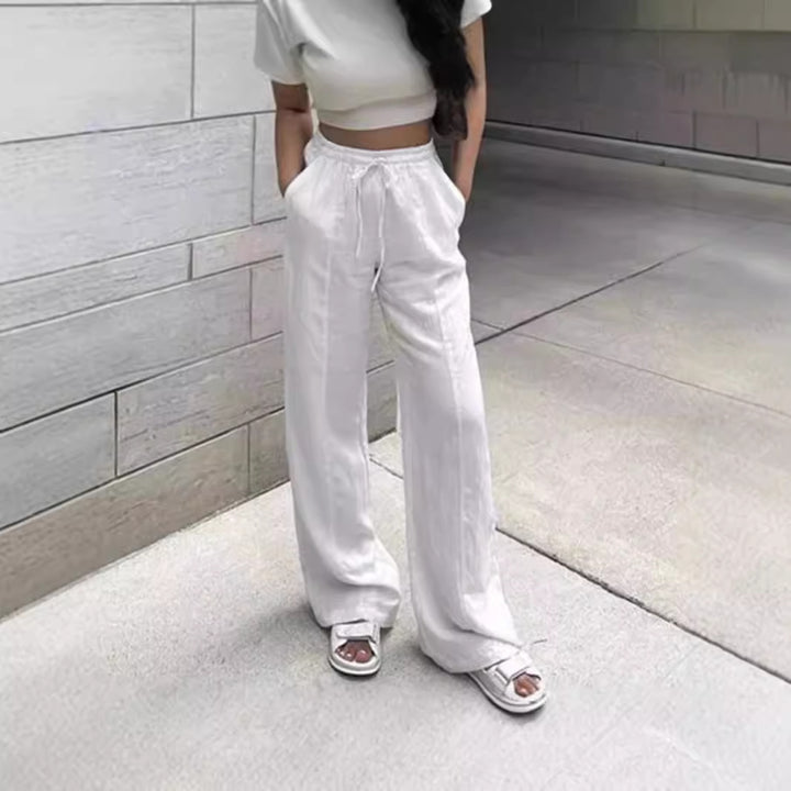 Elegant and lightweight lounge pants for women with elastic waistband and side pockets Lune London