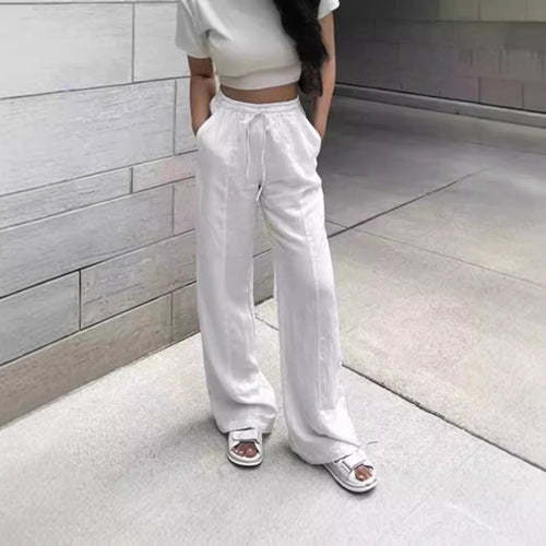 Elegant and lightweight lounge pants for women with elastic waistband and side pockets Lune London