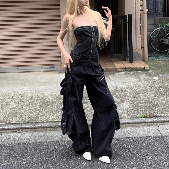 Women's cargo jumpsuit with a fitted silhouette and trendy pockets Lune London