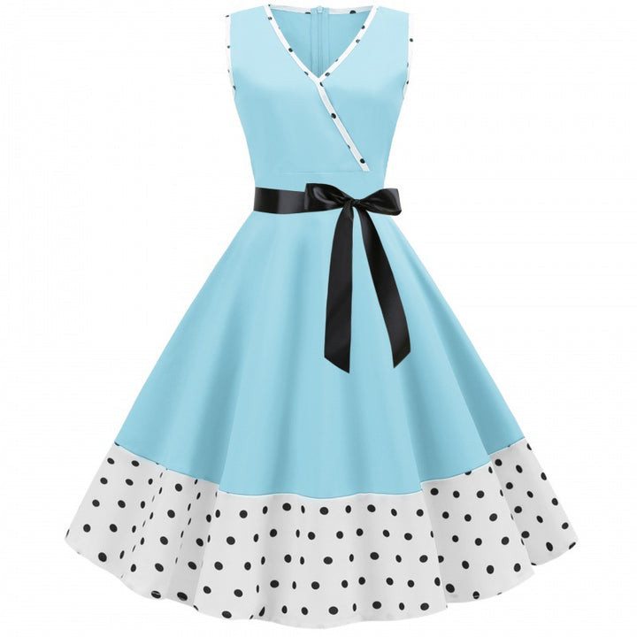 Robe swing pour femmes avec décolleté en V et ourlet à pois Chic & Stil