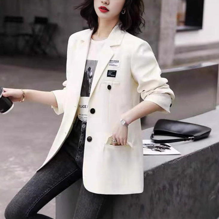 Blazer surdimensionné élégant pour femmes avec coupe croisée et détails modernes Chic & Stil