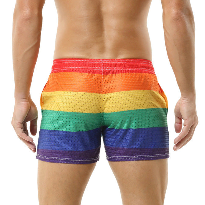 Shorts de bain pour hommes avec un matériau en maille respirant et un motif de rainbow coloré Lune London