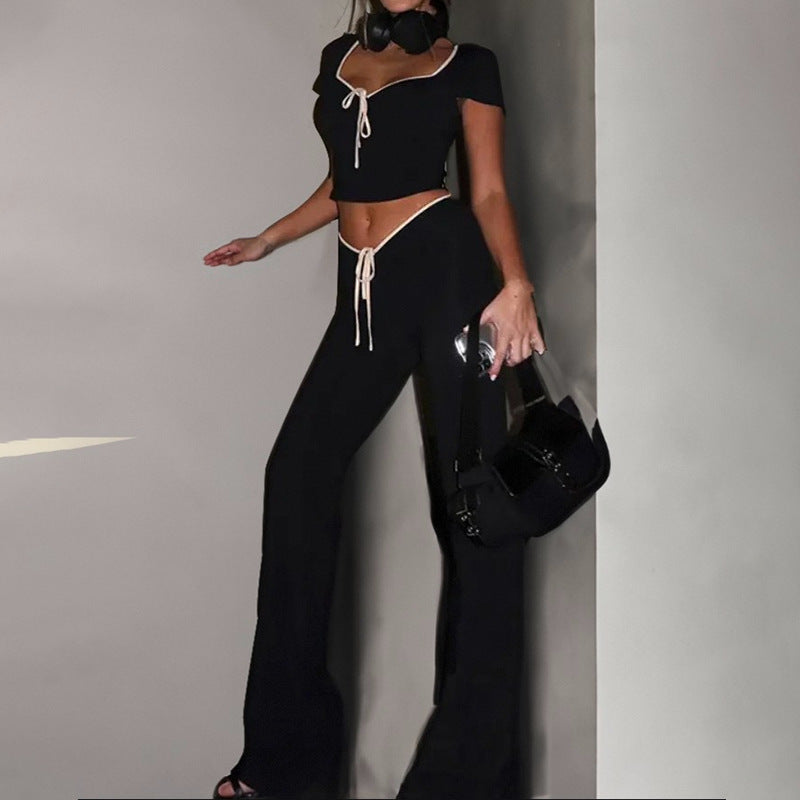 Ensemble de loisirs pour femmes en deux pièces avec volants et liens décoratifs Chic & Stil