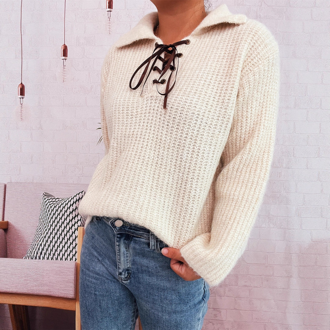 Pull décontracté pour femmes avec un laçage féminin et un tricot doux Chic & Stil