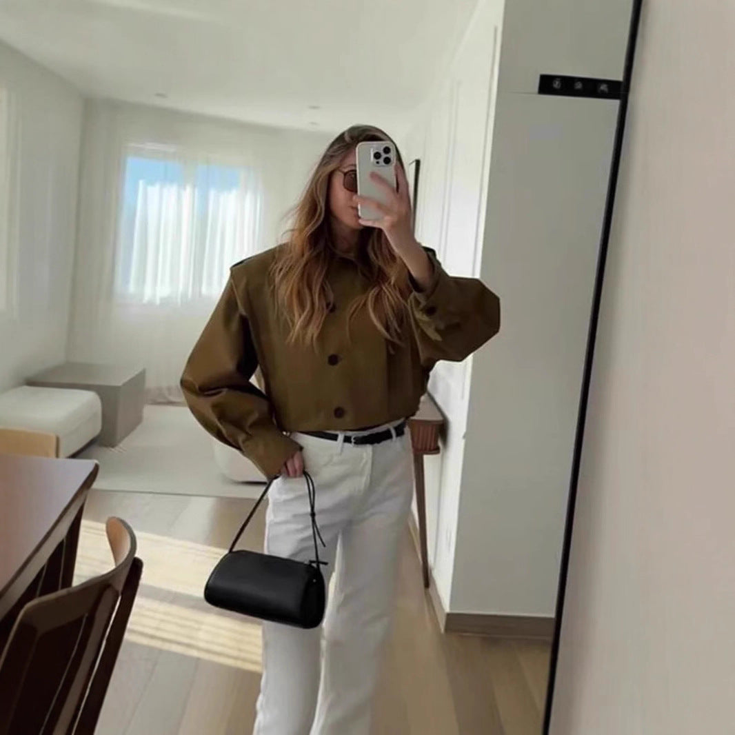 Fitted feminine blouse with continuous button details Lune London