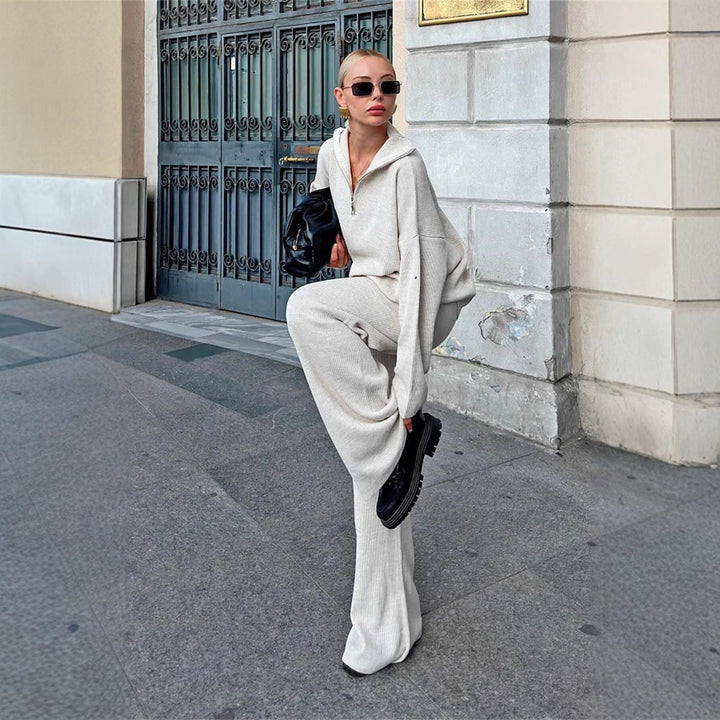 Comfortable loungewear set for ladies with oversized hoodie and wide pants Lune London
