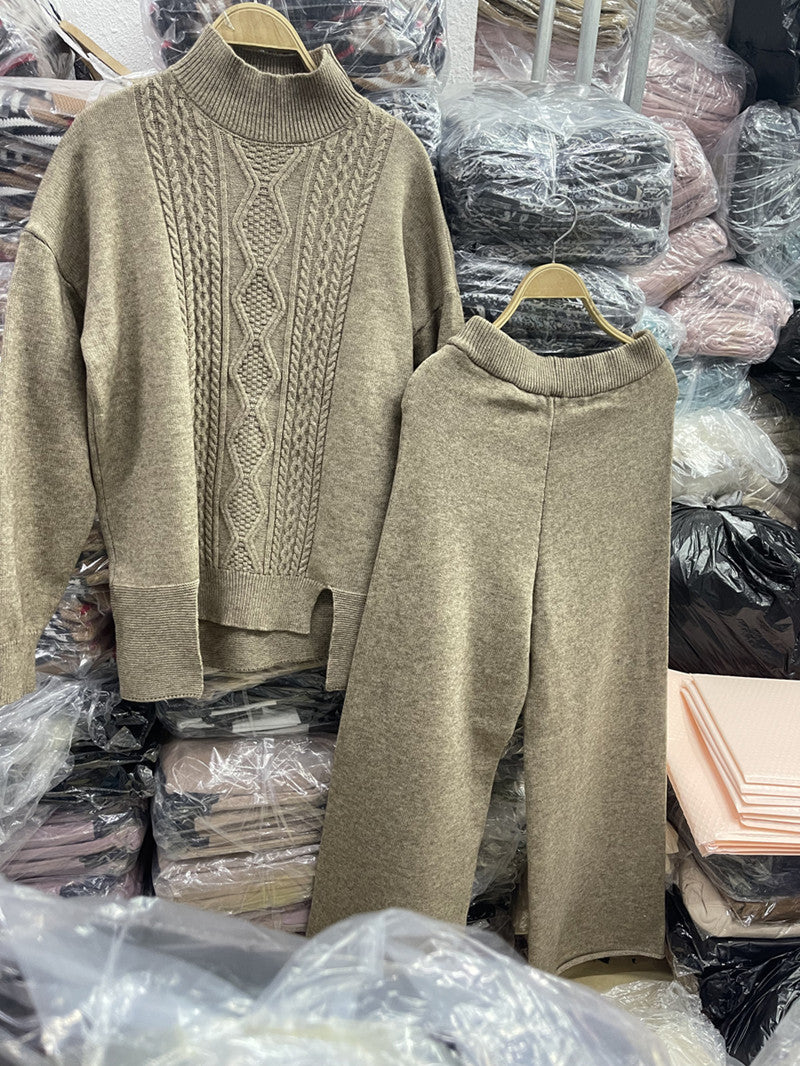 Elegant women's knit set with high collar and colorful pattern Lune London