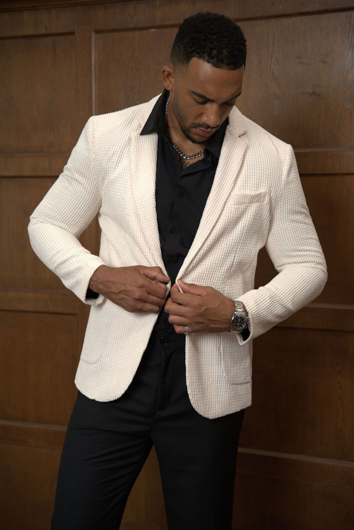 Modern structured jacket for men with chic and stylish details