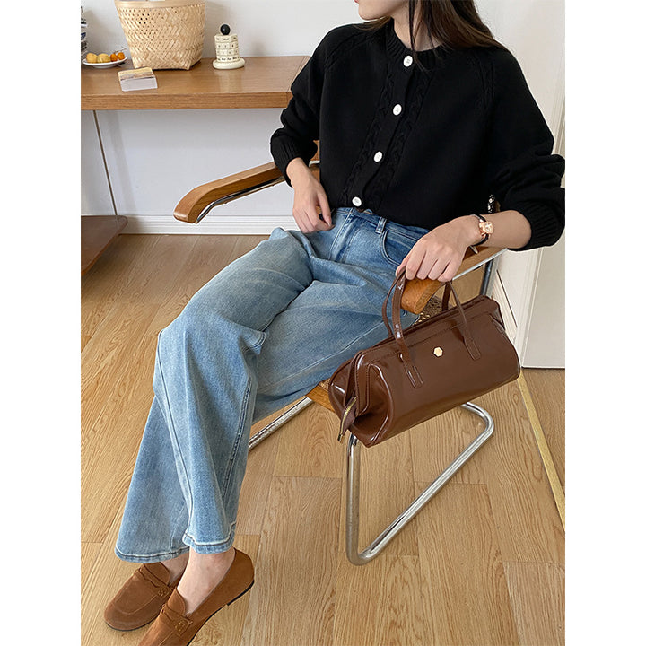 Women's knitted pullover with cable pattern Chic & Stil