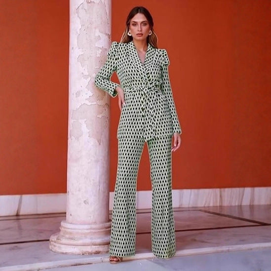 Ensemble élégant et stylé pour femmes à deux pièces avec ceinture à nouer Chic & Stil