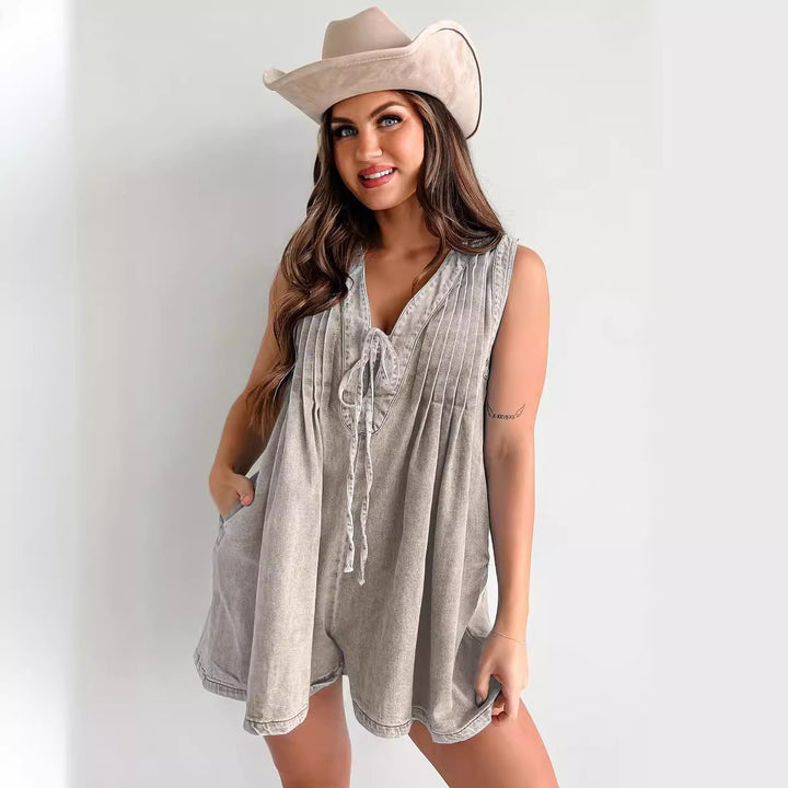 Casual jumpsuit for women with elegant pleats and practical pockets Lune London