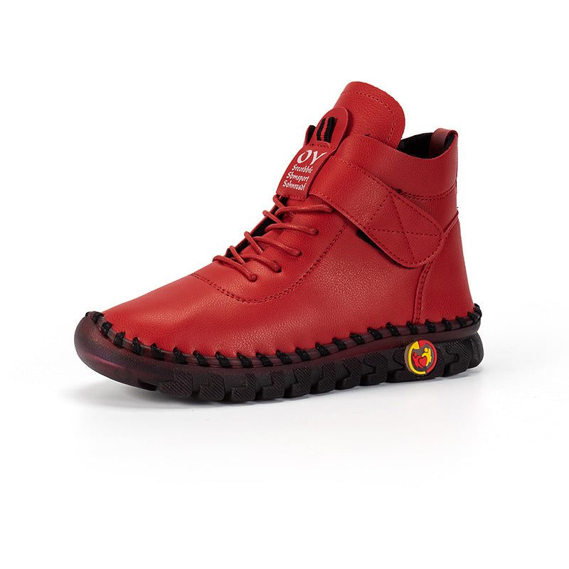 Women's winter boots with adjustable velcro closure and sturdy profile Lune London