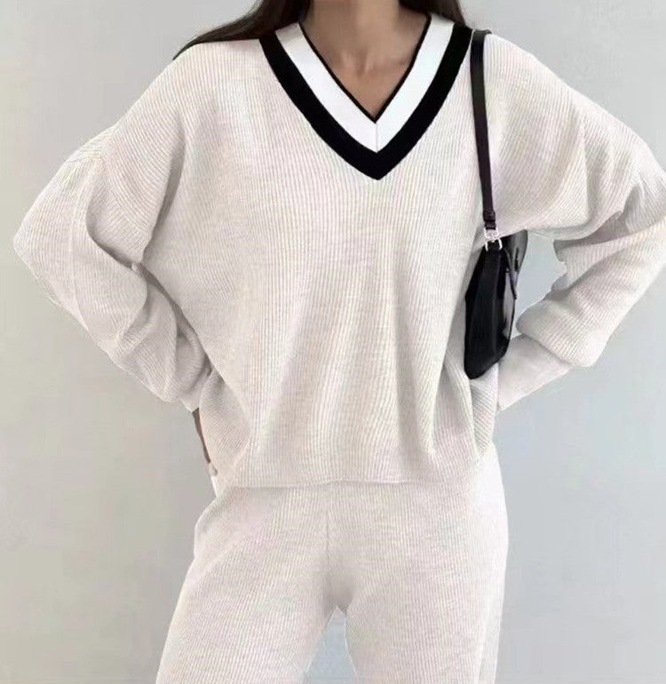 Ladies comfortable V-neck sweater with striped collar Lune London
