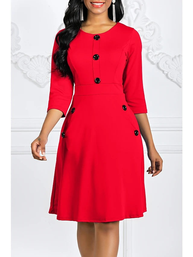 Robe élégante de dames, longueur genou, avec des boutons décoratifs et des manches 3/4 Chic & Stil