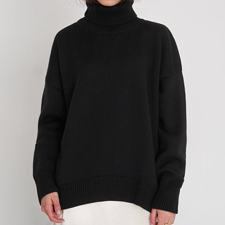 Oversized turtleneck sweater for women with ribbed structure Lune London