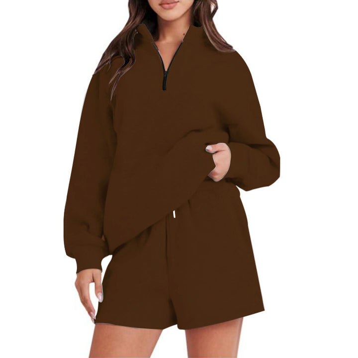 Comfortable leisure set for women with half-zip closure and shorts Lune London