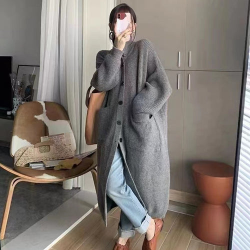 Cardigan en tricot épais pour femmes avec fermeture à boutons et poches profondes Chic & Stil