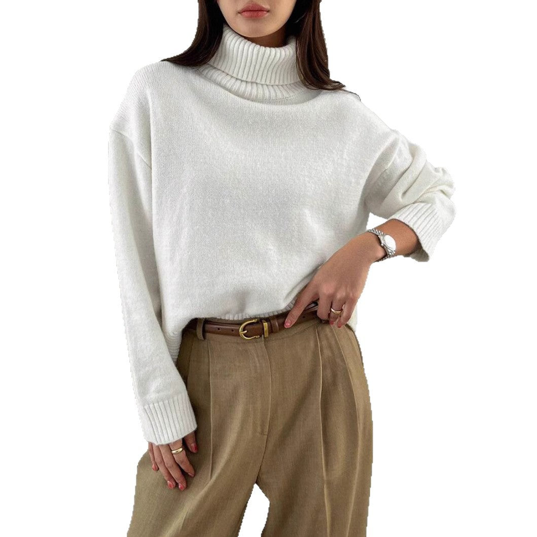 Women's oversized turtleneck sweater with fine texture Chic and Style