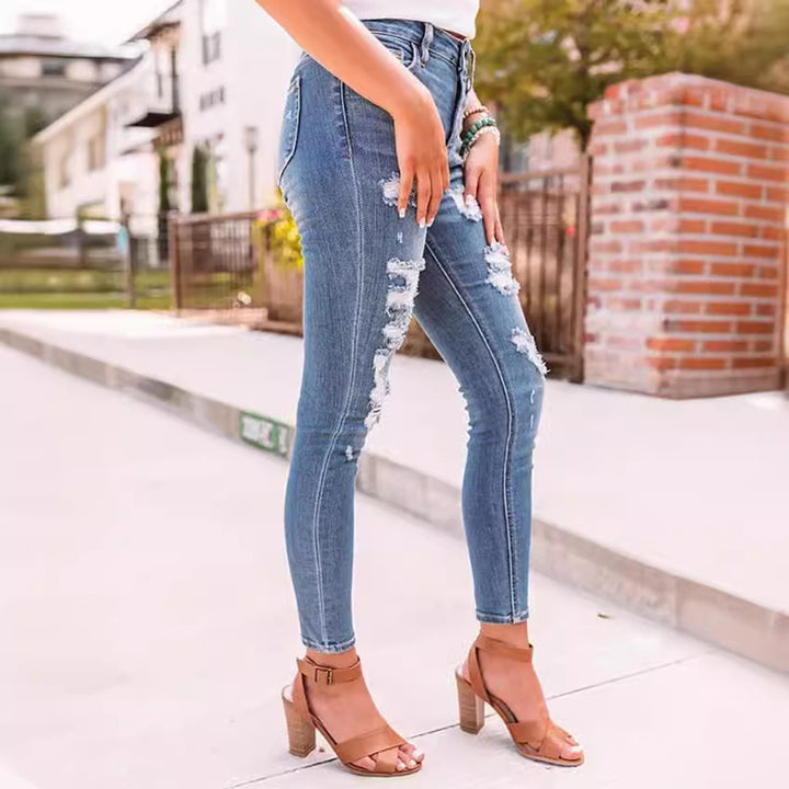 Ladies Skinny Jeans with fashionable destroyed effects Lune London