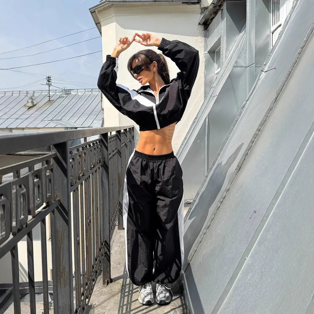 Women's sports tracksuit set with functional zipper and elastic waist Lune London