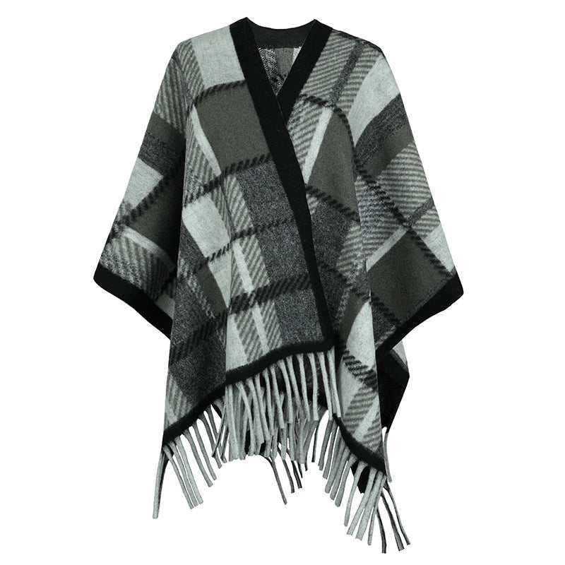 Elegant poncho for women with modern check pattern and fringes Lune London