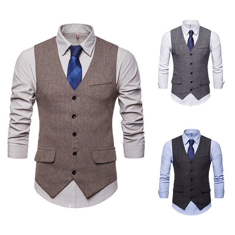 Elegant men's vest with classic herringbone design and practical pockets Lune London