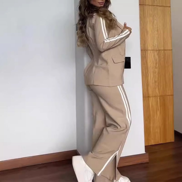 Sporty business set for women with blazer and wide pants waist Lune London
