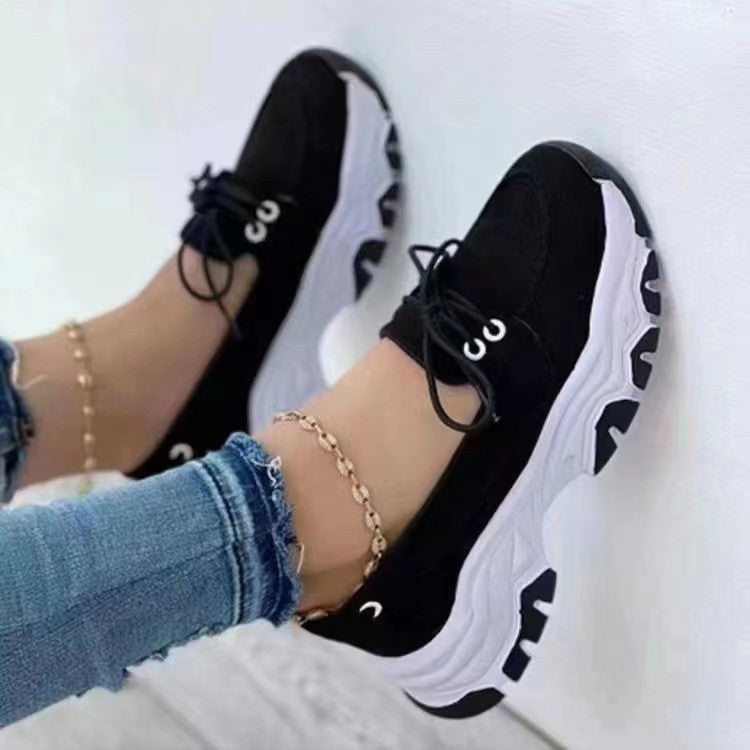 Lightweight sports sneakers for women with padded sole Lune London