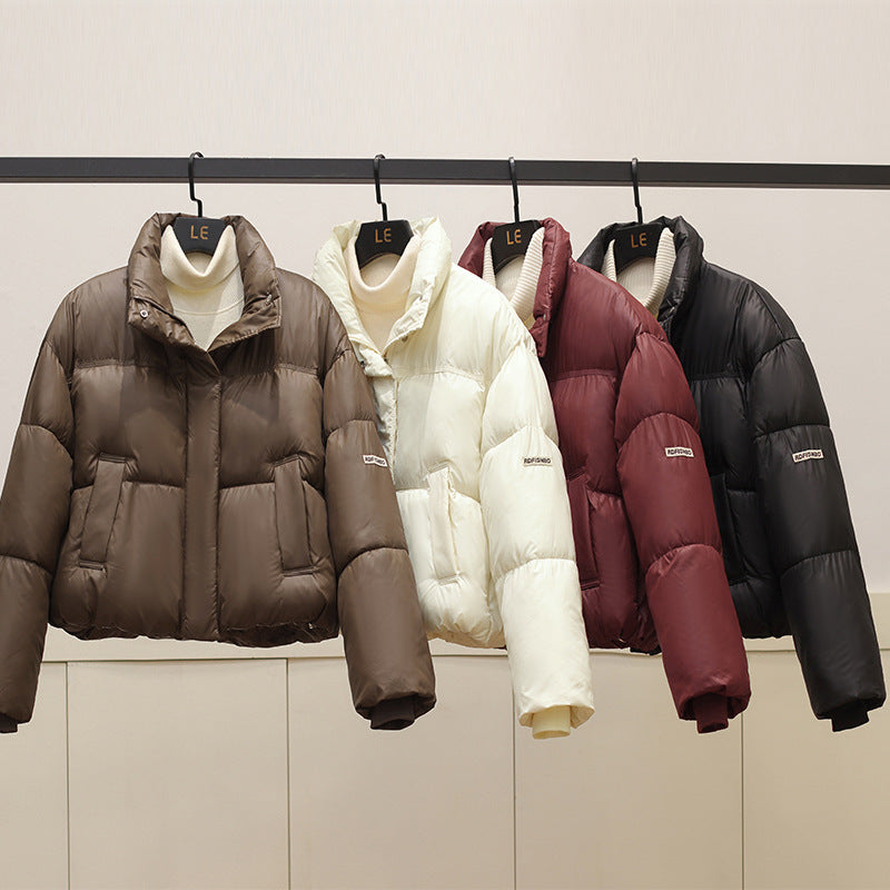 Short and trendy down jacket for women with practical entry pockets Lune London