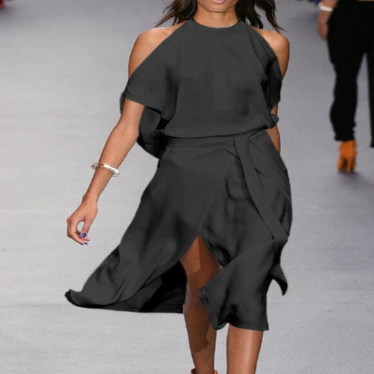 Ladies Elegant and Flowing Maxi Dress with Plunging Neckline and Defined Waist Lune London