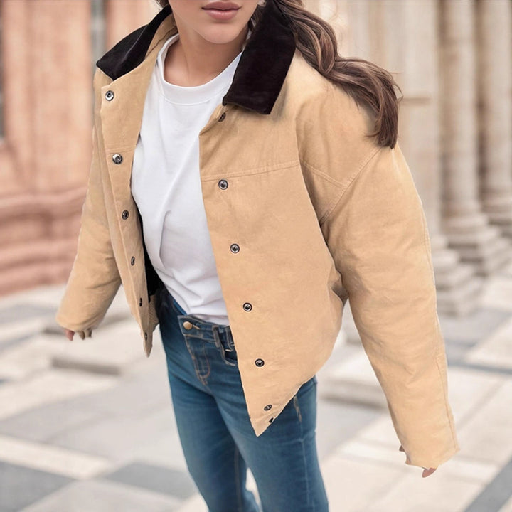 Trendy oversized women's jacket with velvet collar and snap button closure Lune London