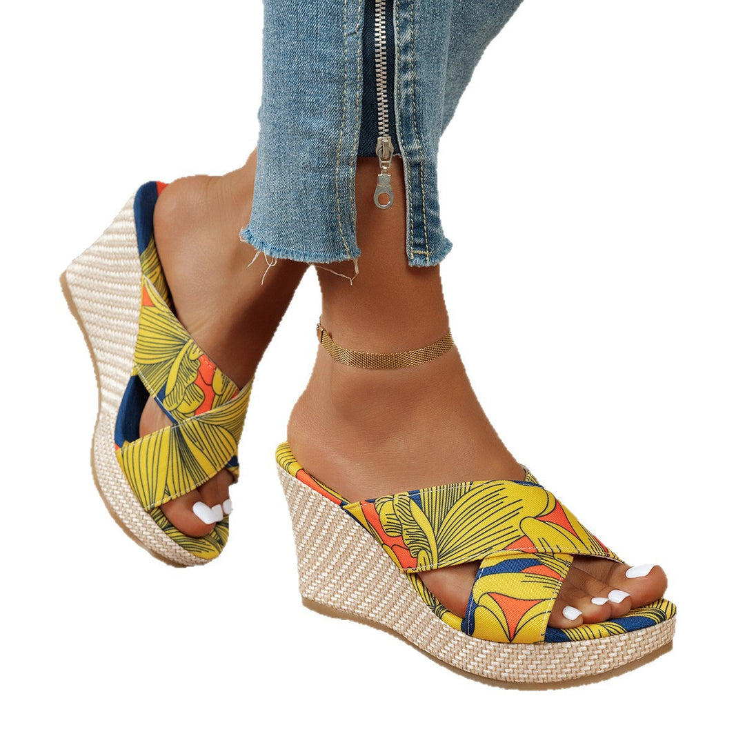 Wedge sandals for women with a floral design and a non-slip sole Lune London