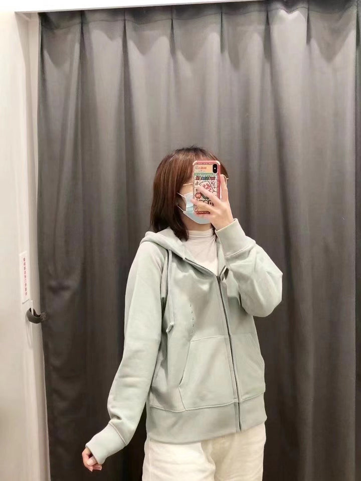 Veste à capuchon décontractée pour femmes avec coupe sportive Chic & Stil