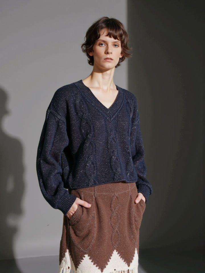 Pull en maille épaisse pour femmes avec col en V et détails modernes Chic & Stil
