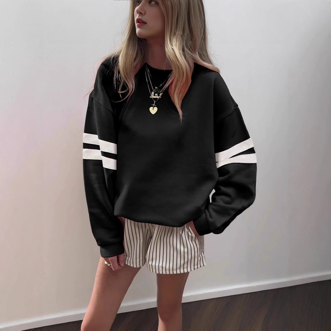 Sporty sweatshirt for women with contrasting color sleeves Lune London