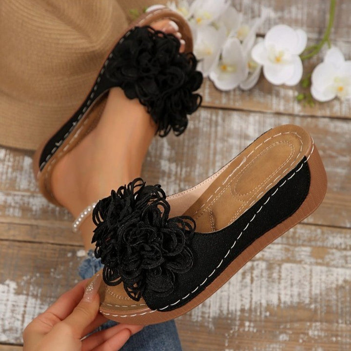 Lune London non-slip sandals decorated with flowers for women