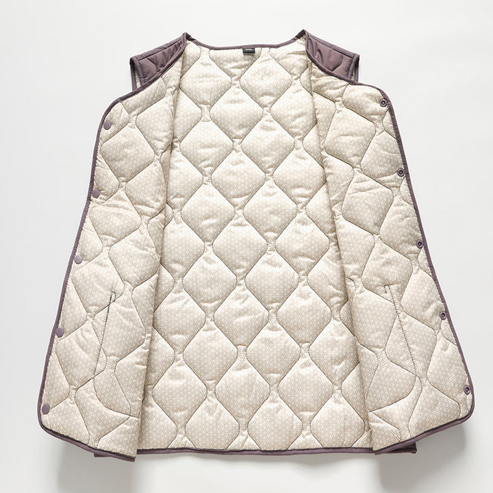 Ladies quilted gilet with large pockets and trendy cut Lune London
