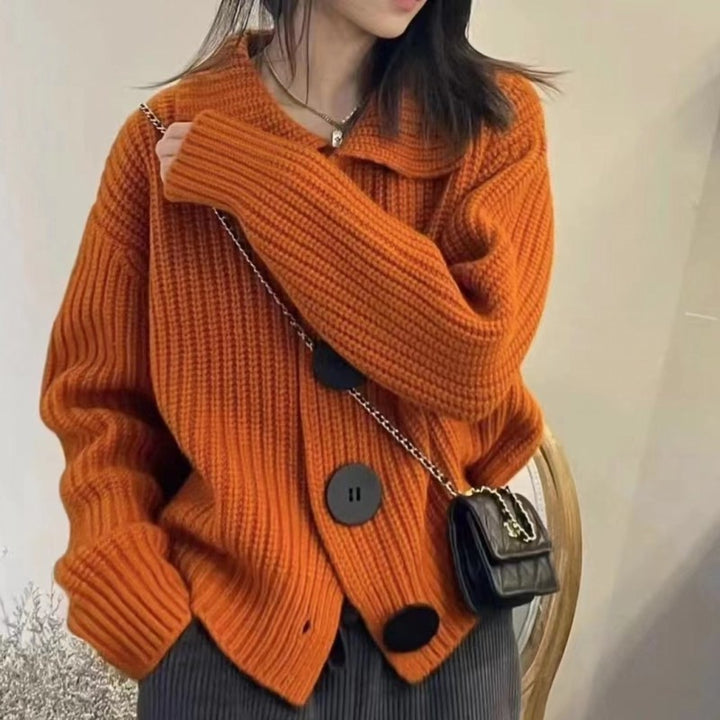 Cardigan pour femmes avec coupe oversized et grands boutons Chic & Stil