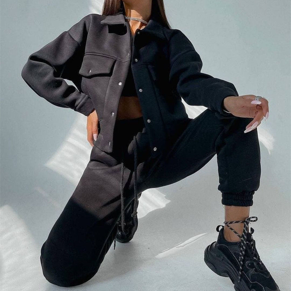 Women's sporty leisure set with a trendy jacket and comfortable joggers Lune London