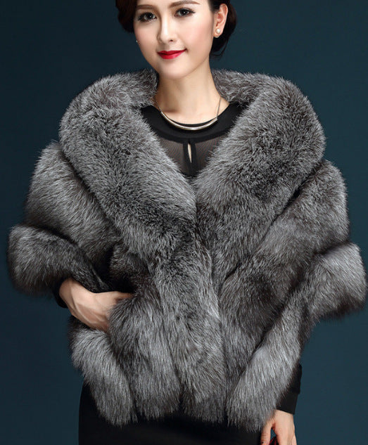 Ladies Elegant Faux Fur Scarf with Voluminous Chic Cut and Style