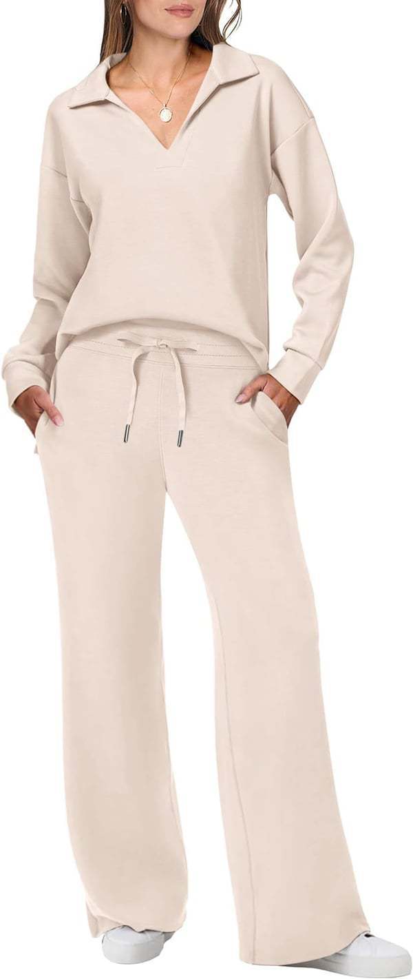 Casual lounge set for women with loose fit and comfortable V neck Lune London